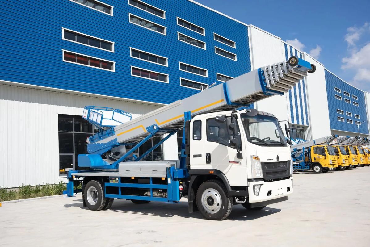 武胜出租云梯车高空作业车 建筑垃圾搬运